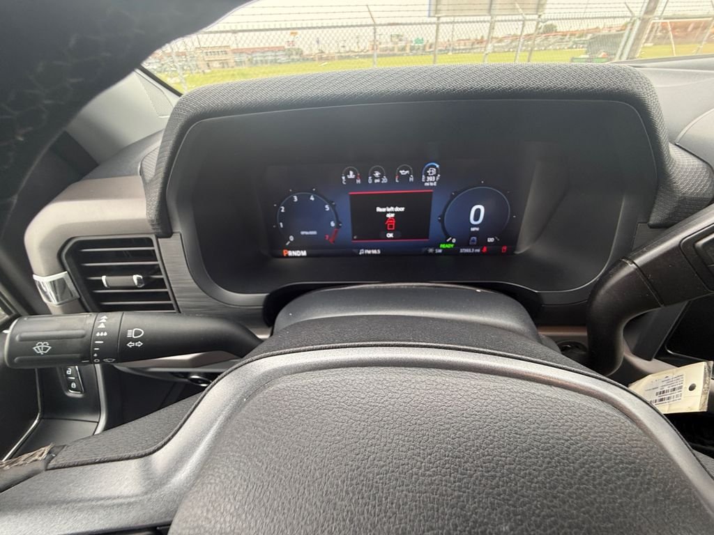 Used 2025 Silver Ford XLT image 14