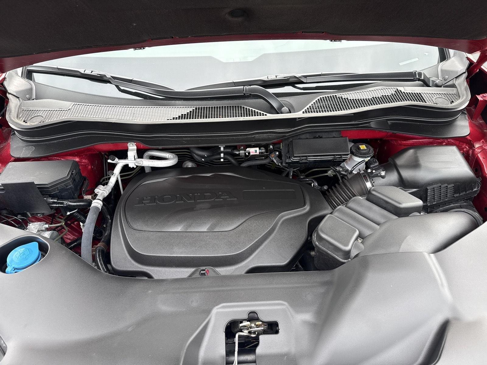 Used 2025 Radiant Red Metallic II Honda RTL image 31