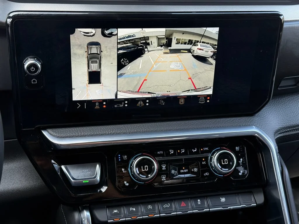 Used 2024 White Frost Tricoat GMC Denali image 31