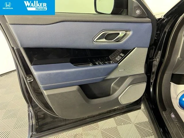 Used 2019 Black Land Rover SE R-Dynamic image 17