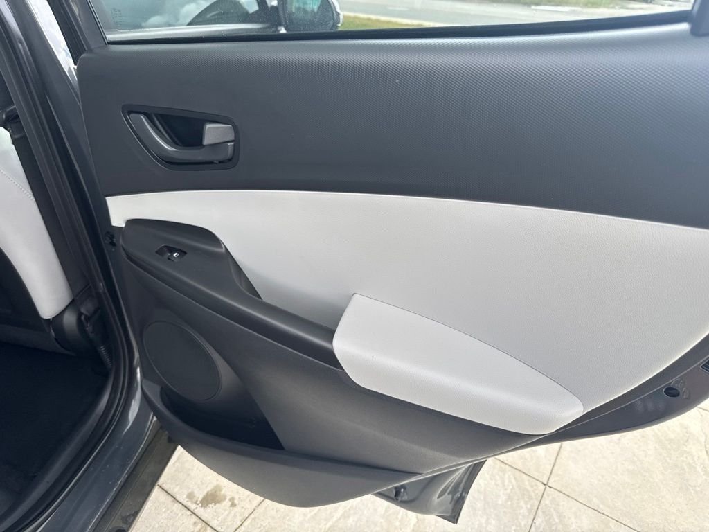 2023 Hyundai Kona SEL - Photo 28