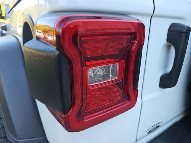 Used 2021 White Jeep Unlimited Willys image 31