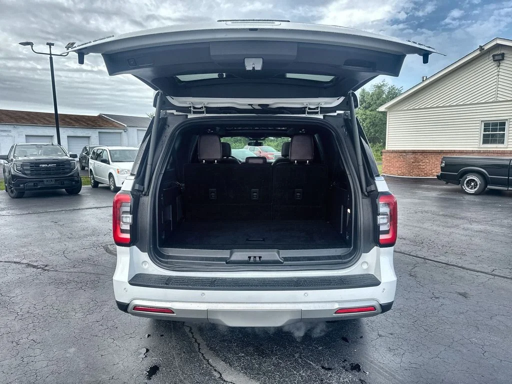 Used 2024 White Ford Limited image 25