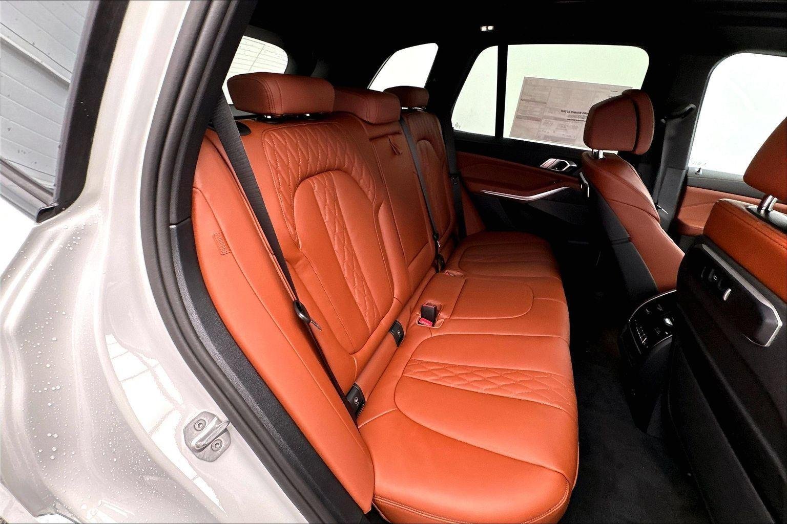 New 2026 Mineral White Metallic BMW xDrive50e image 30