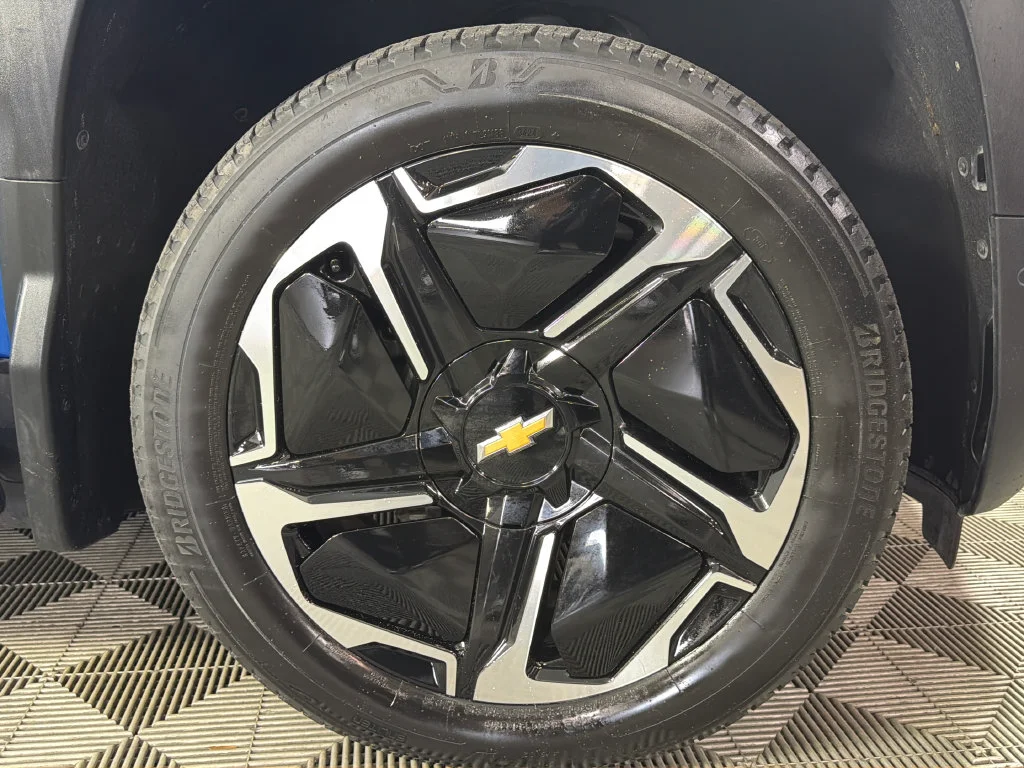 Used 2025 Riptide Blue Metallic Chevrolet LT - Extended Range image 39