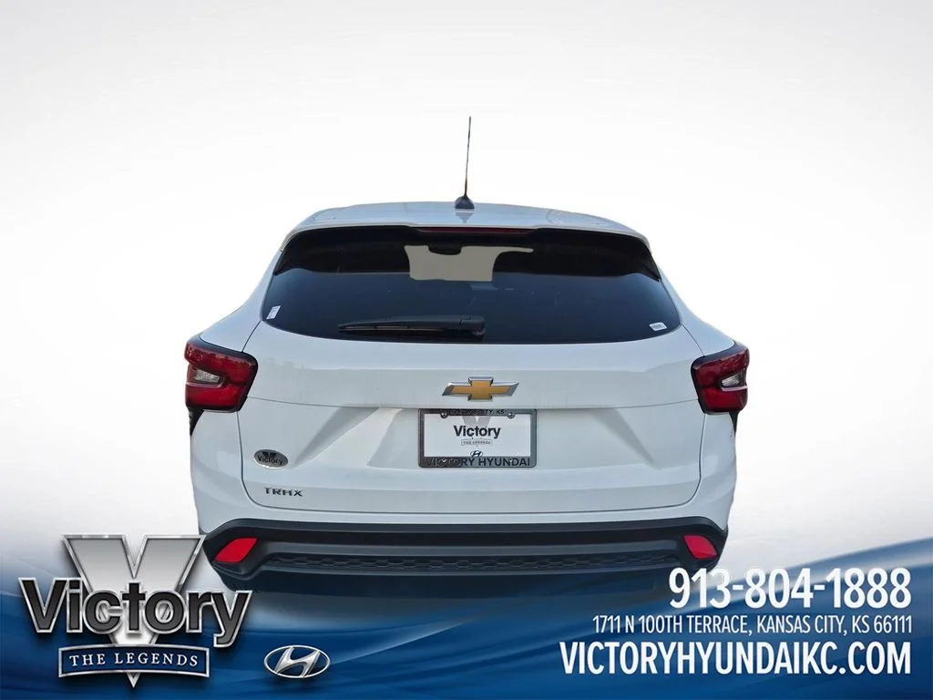 Used 2025 White Chevrolet LS image 4