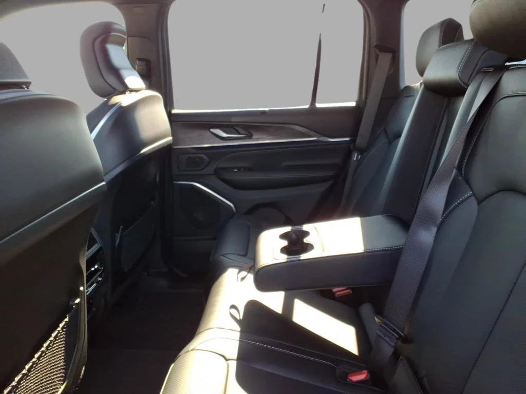 2025 Jeep Grand Cherokee Overland - Photo 7
