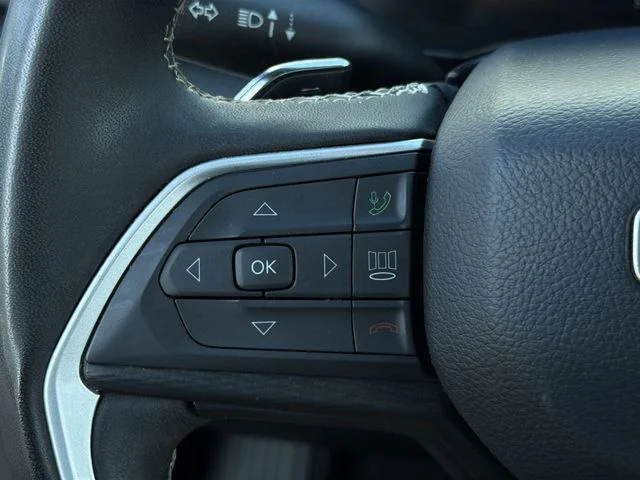 Used 2024 Gray Jeep Altitude image 26