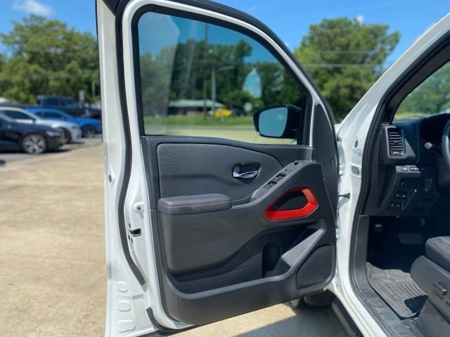 Used 2024 White Nissan PRO-4X image 18