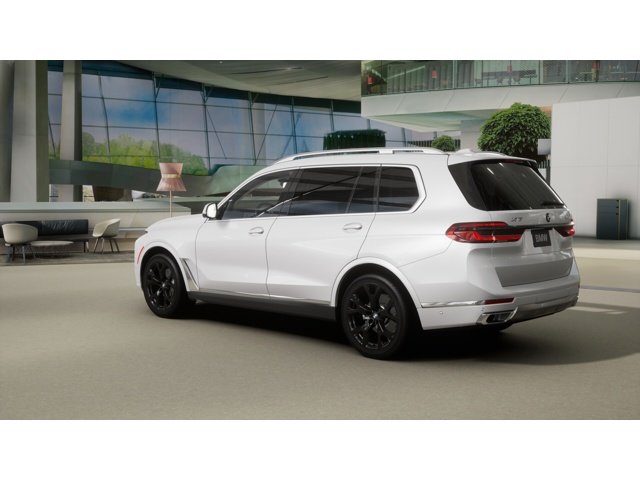 New 2027 White BMW X7 40i image 2