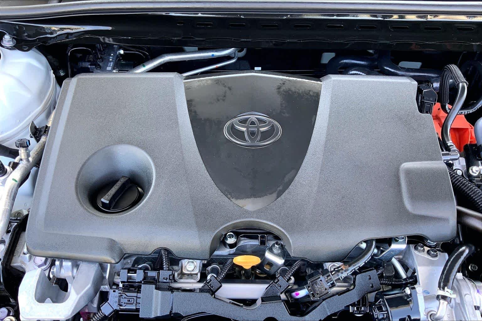 Used 2026 Ice Cap Toyota LE image 32