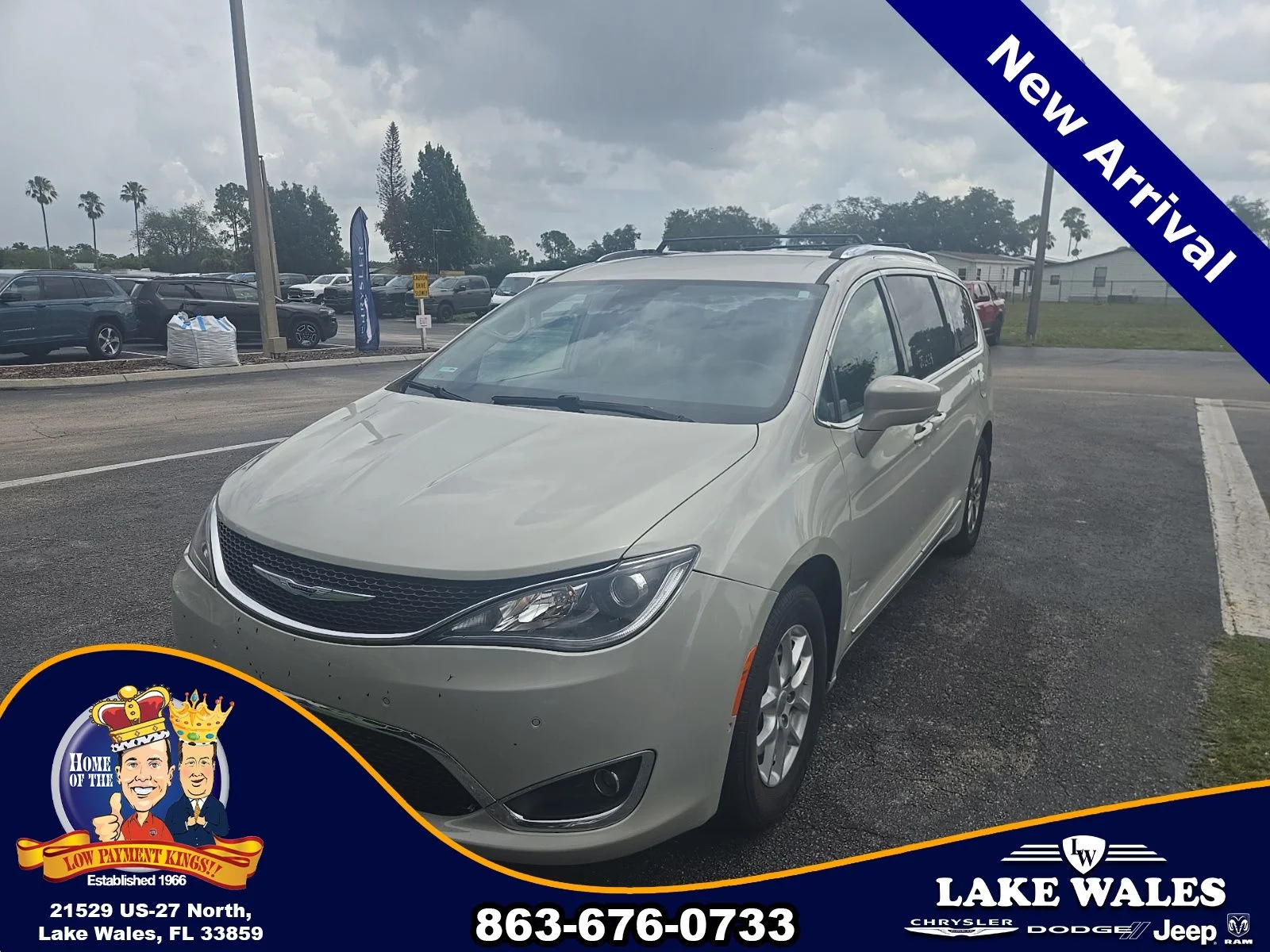 2020 Chrysler Pacifica Touring L's photo