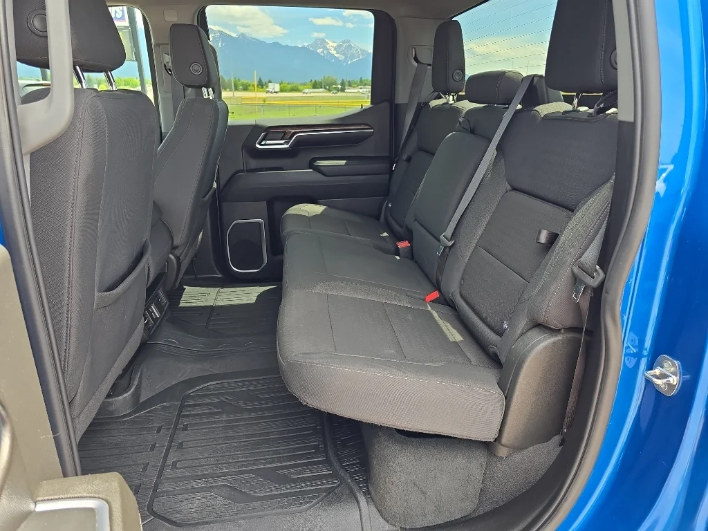 Used 2024 Dynamic Blue Metallic GMC Elevation image 22