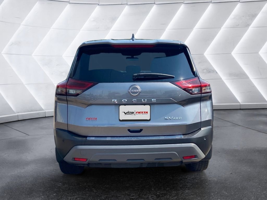 Used 2023 Gray Nissan SV image 5