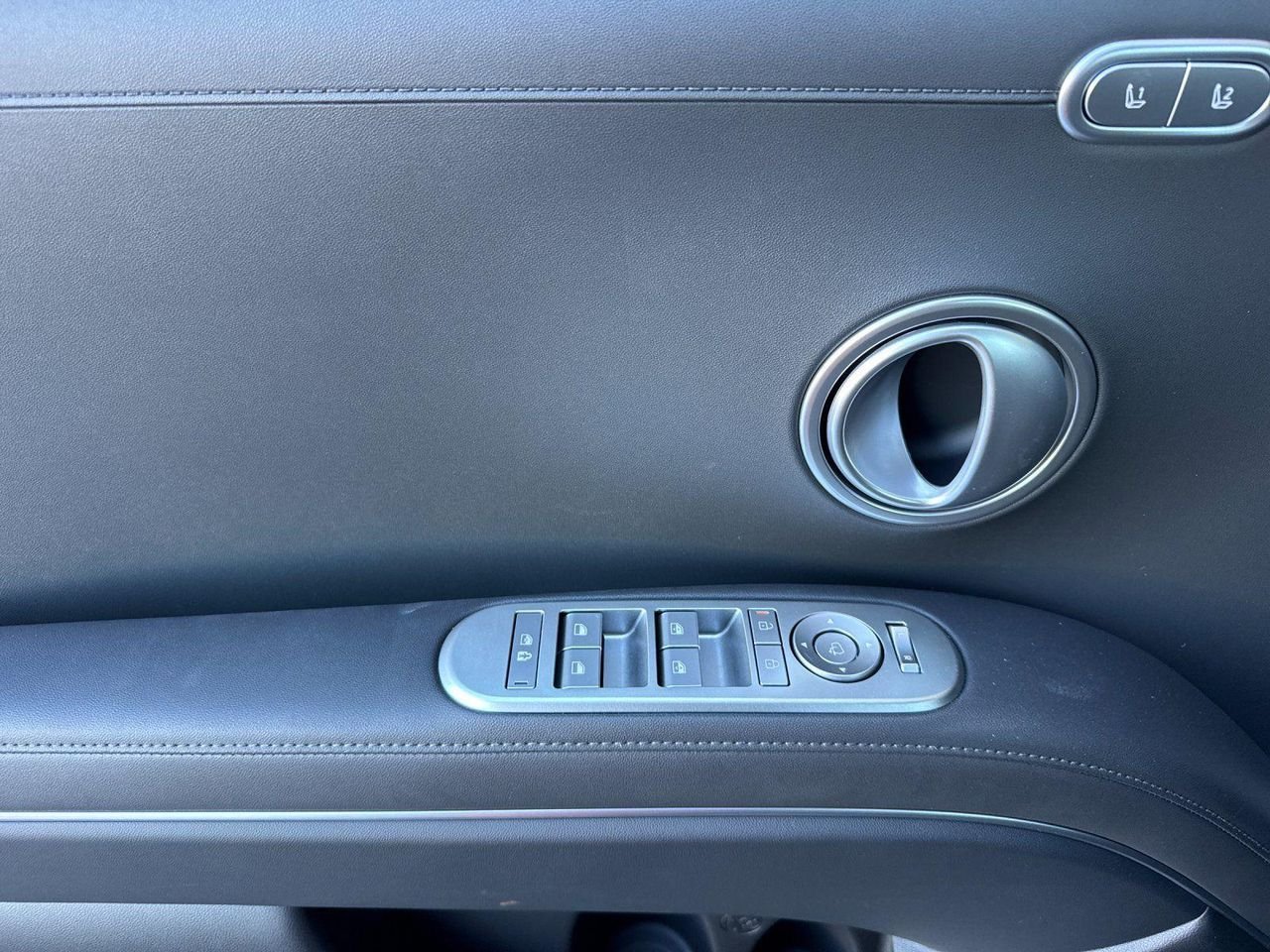 New 2026 White Hyundai SEL Premium 8P image 10