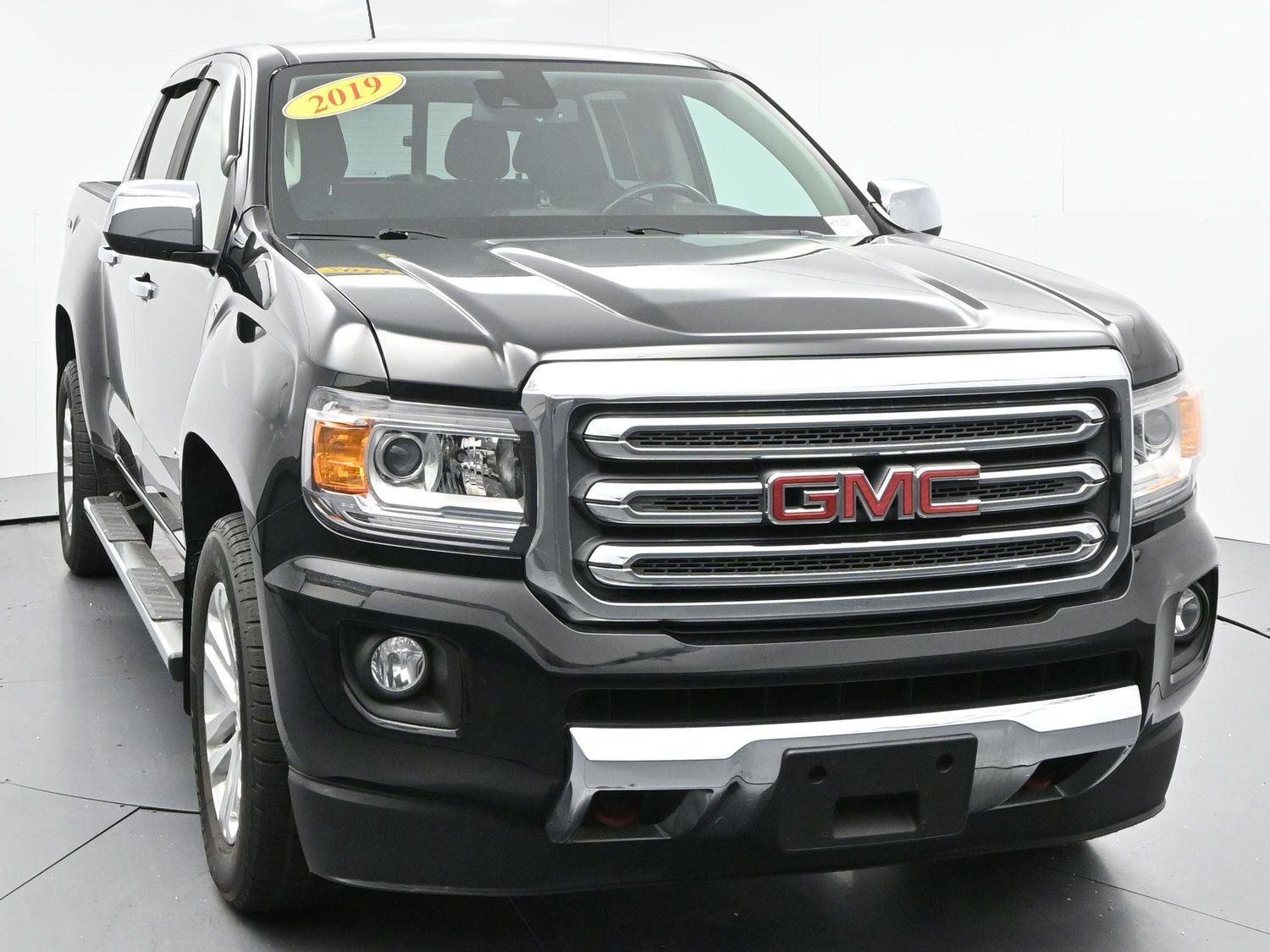 Used 2019 Onyx Black GMC 4WD SLT image 2