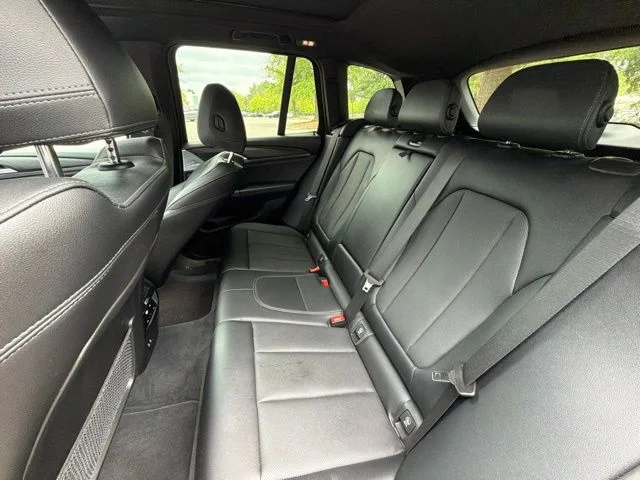 Used 2024 Gray BMW xDrive30i image 22