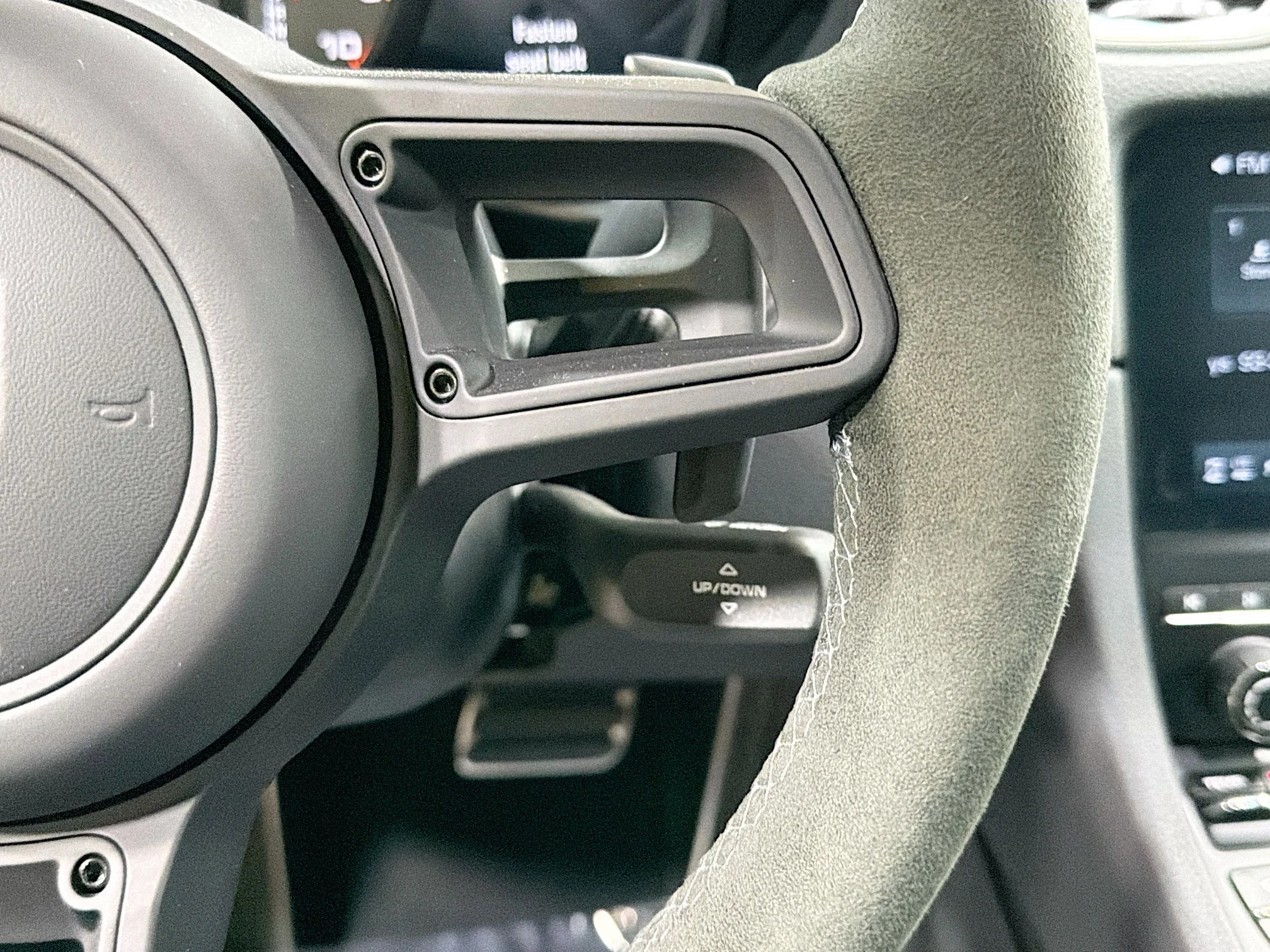 2025 Porsche 718 GT4 RS - Photo 34