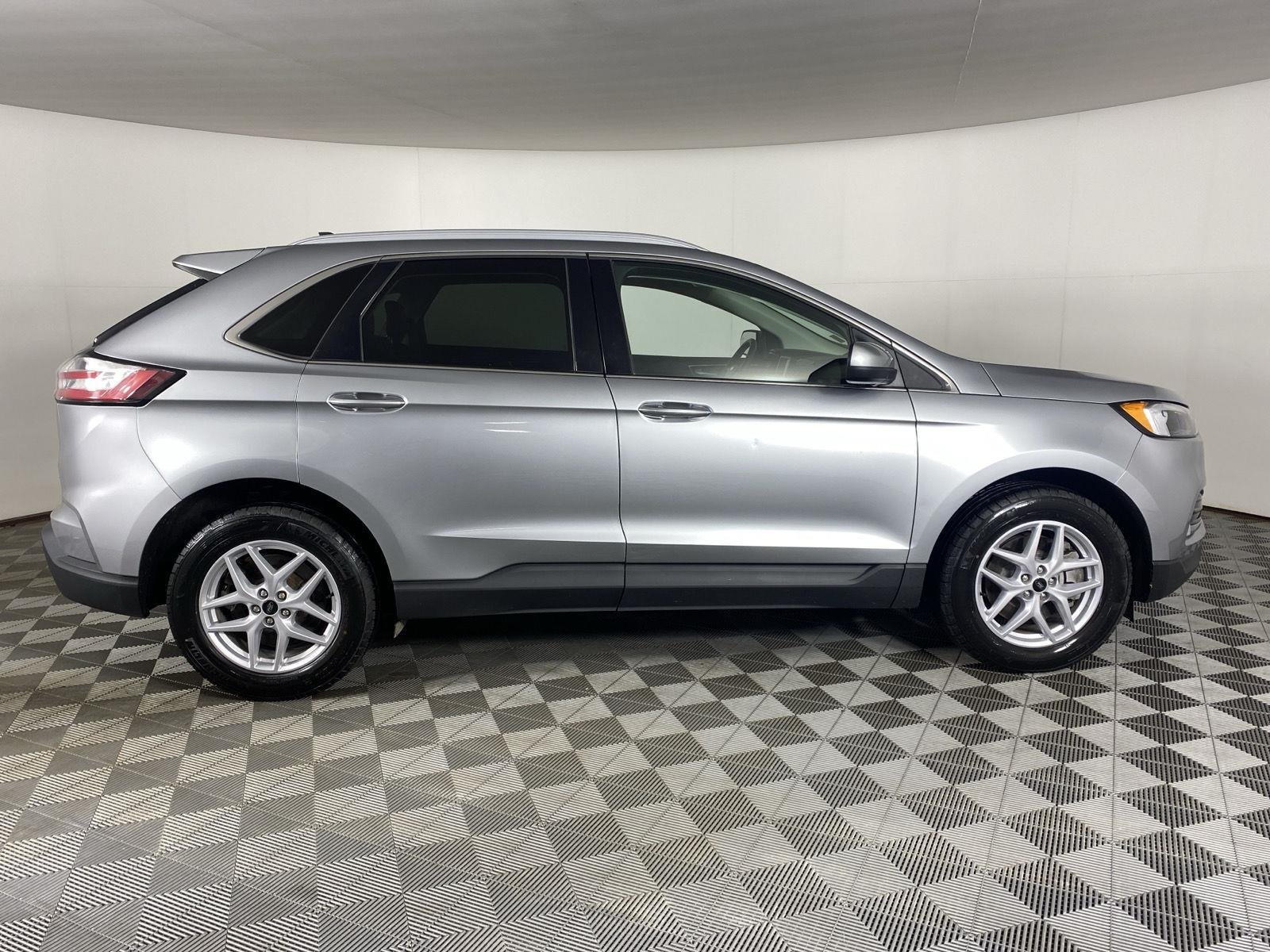 Used 2024 Iconic Silver Ford SEL image 11