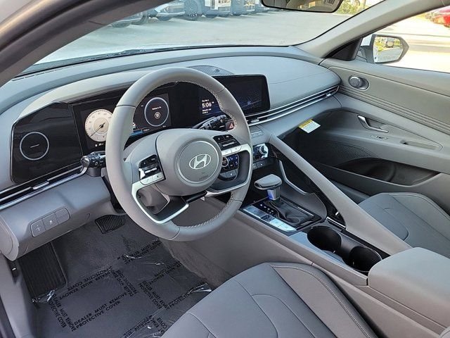 2025 Hyundai Elantra SEL - Photo 18