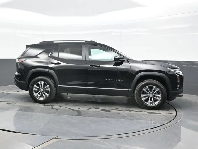 2027 Chevrolet Equinox LT - Photo 8