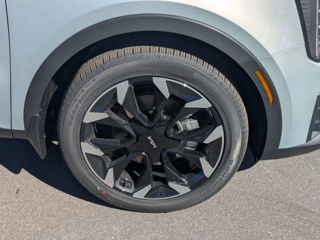 New 2026 Ivory Silver Kia S image 10