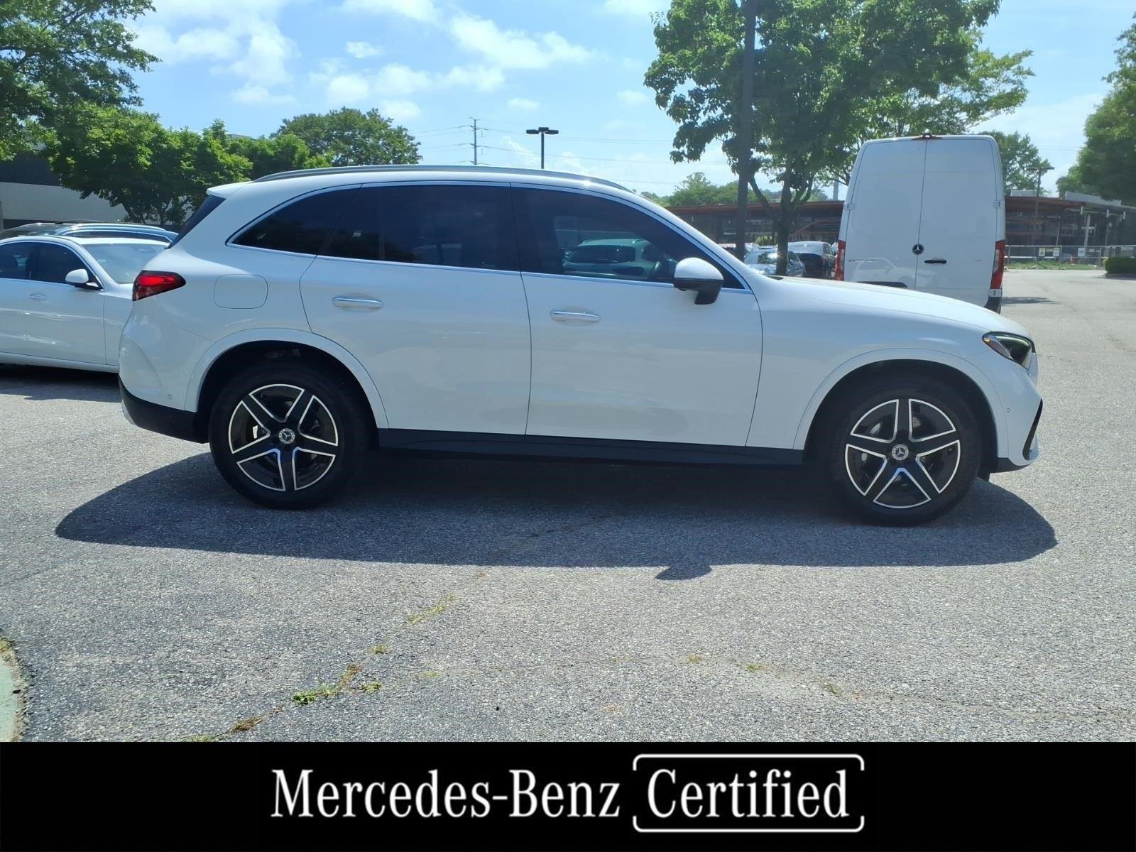 Certified Used 2025 Polar White Mercedes-Benz GLC 300 image 5