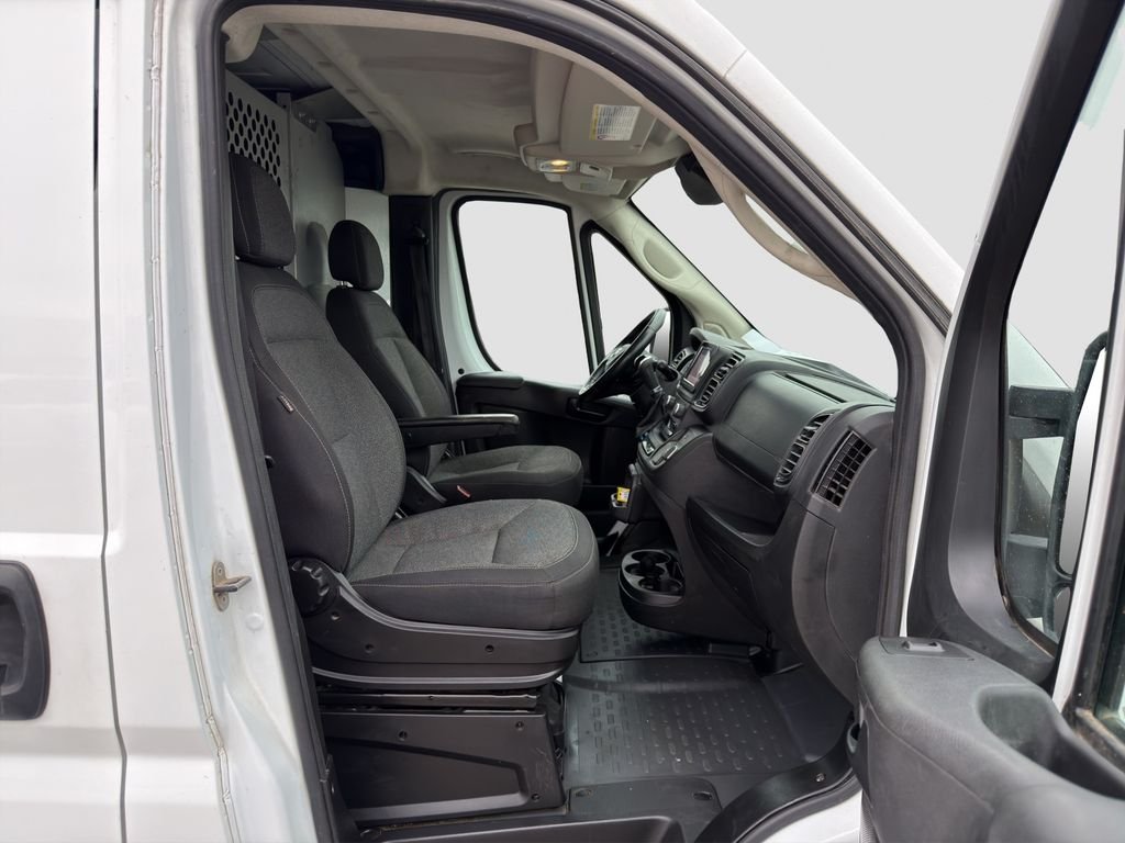Used 2023 White Ram Base image 24