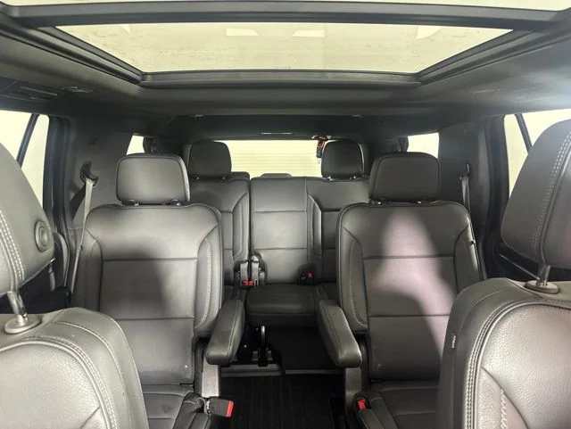 Used 2022 White Frost Tricoat GMC Denali image 14