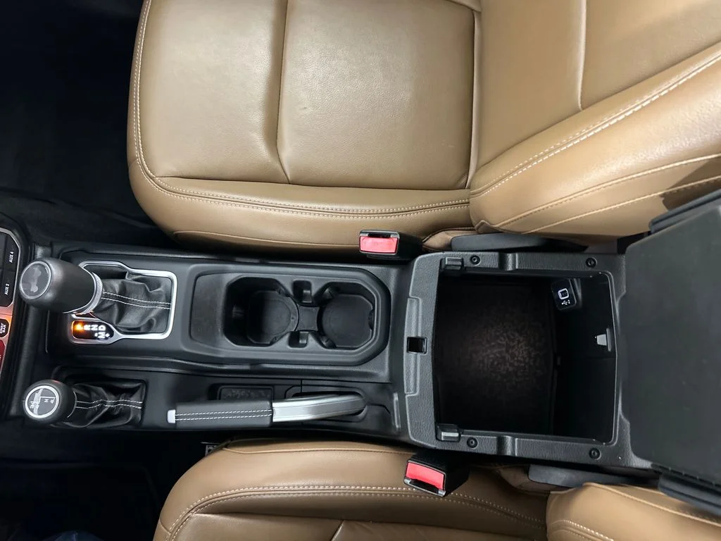 Used 2022 Gray Jeep Rubicon image 16