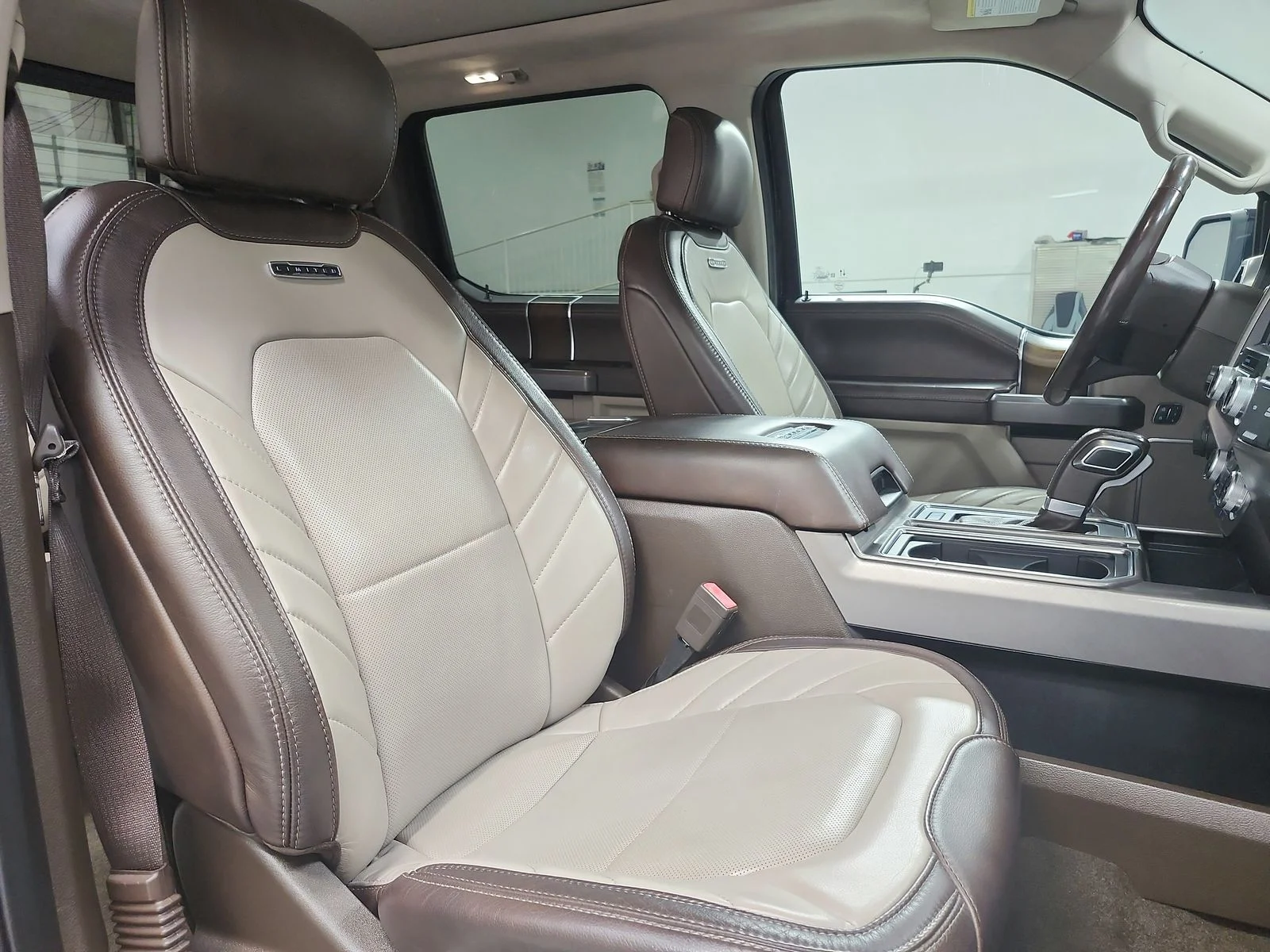Used 2020 Black Ford Limited image 46