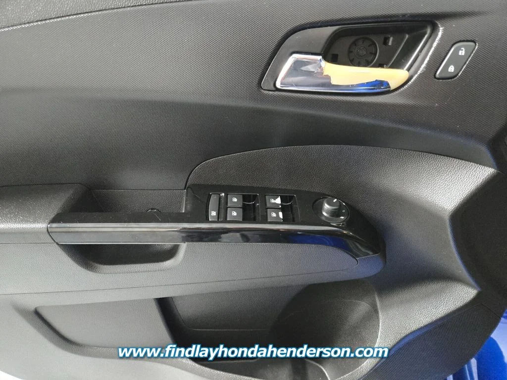 Used 2020 Blue Metallic Chevrolet LT image 23