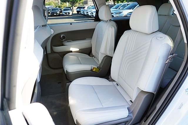 New 2026 White Hyundai SEL Premium image 20