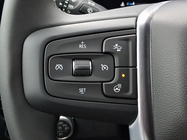 New 2026 Summit White GMC Elevation image 18