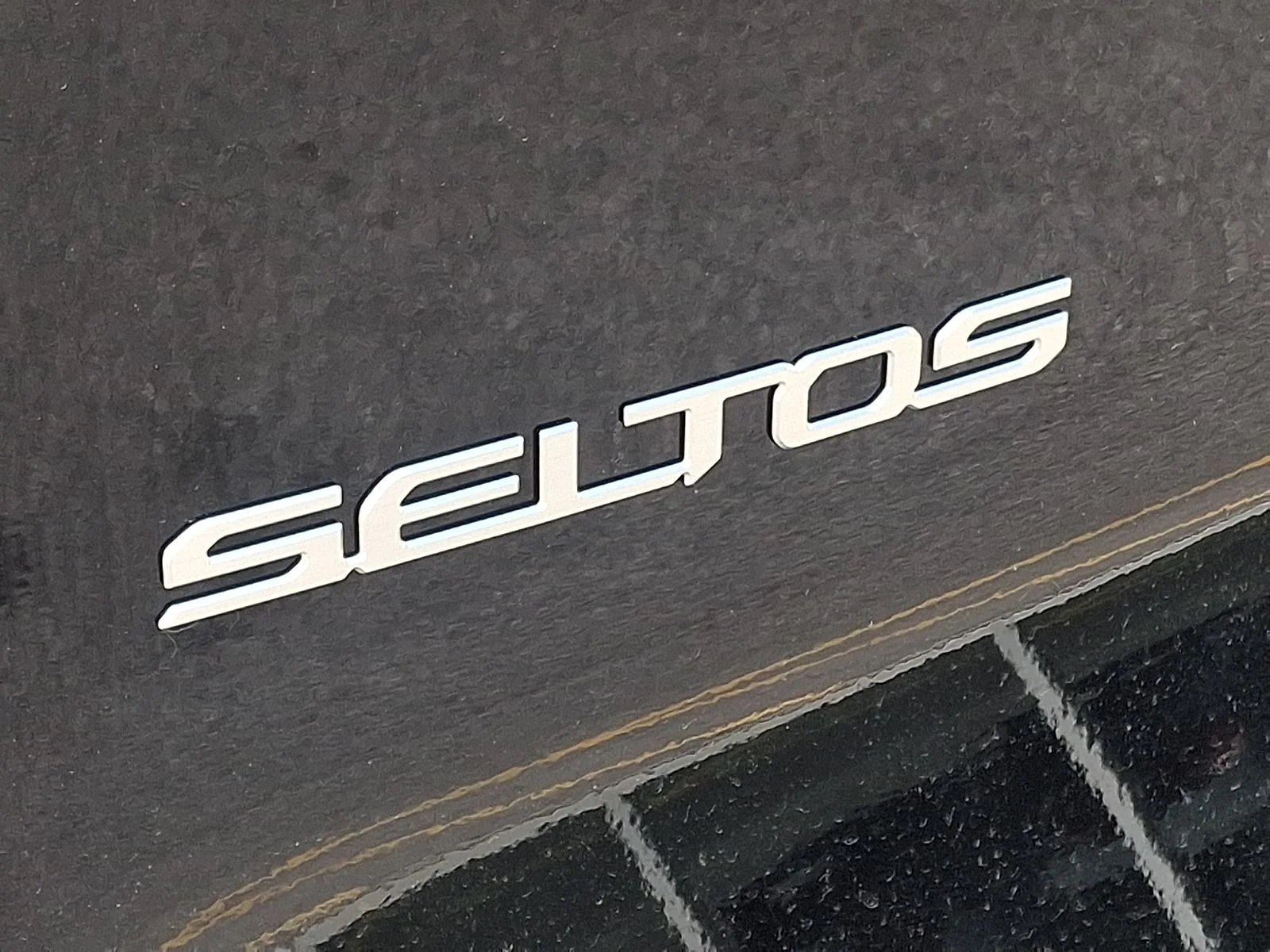New 2027 Black Kia S image 20