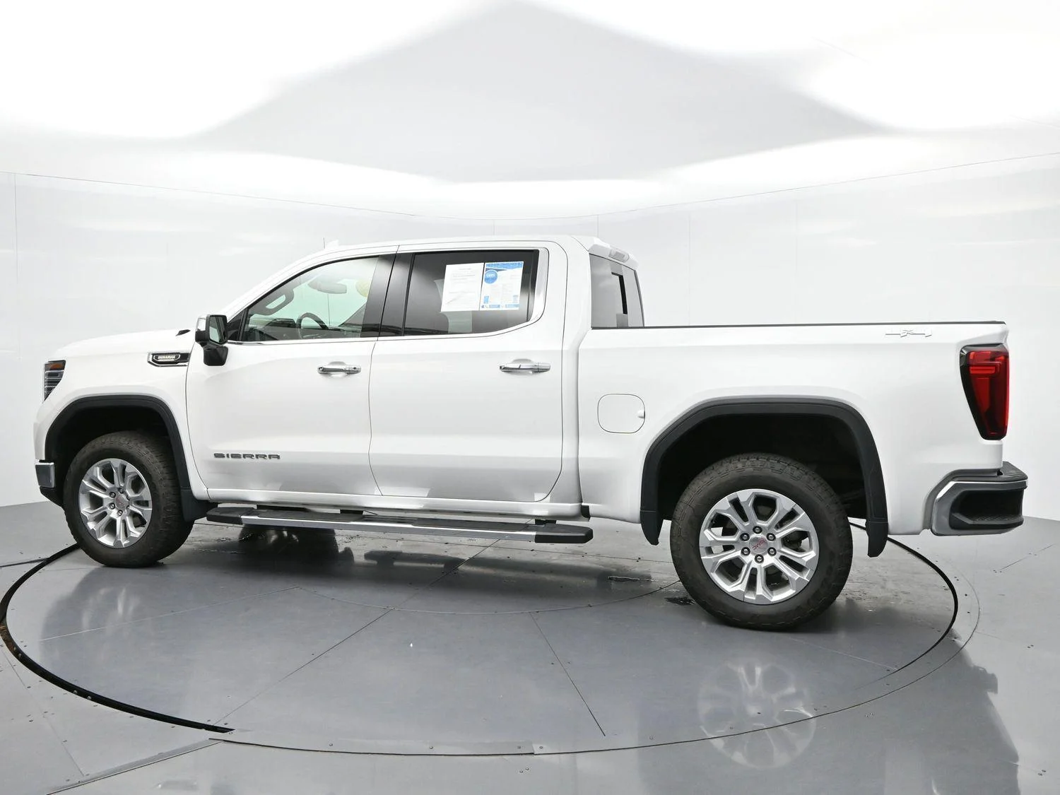 Used 2023 Summit White GMC SLT image 5
