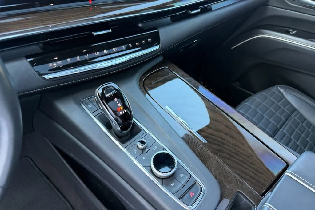 Used 2024 Argent Silver Metallic Cadillac Sport Platinum image 20