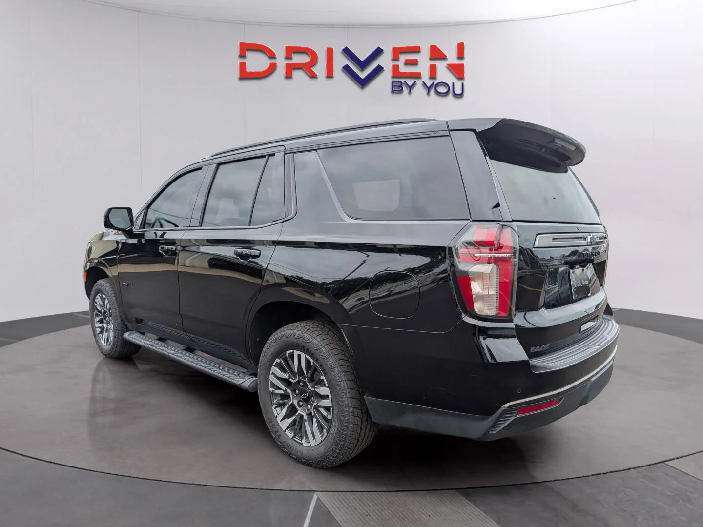 Used 2021 BLACK Chevrolet Z71 image 3