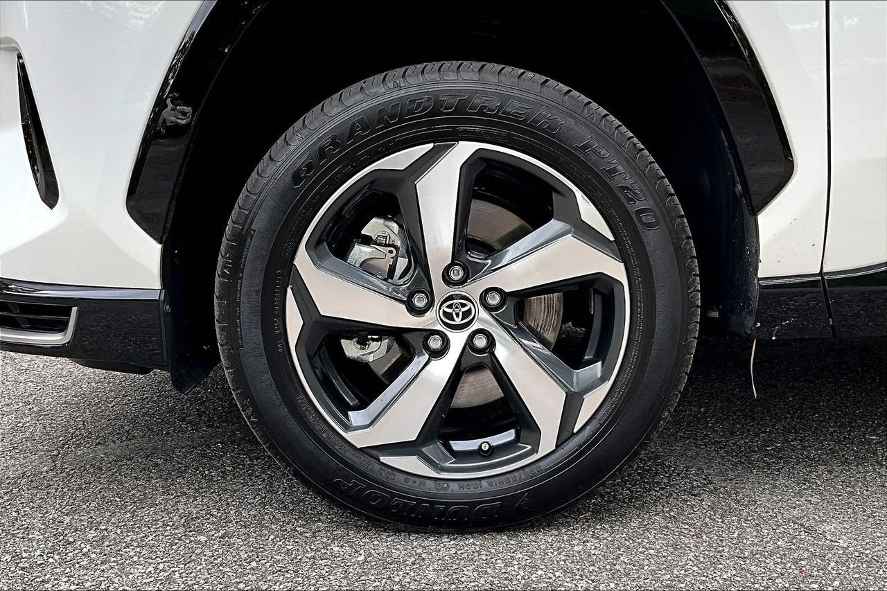 Used 2024 White Toyota SE image 35