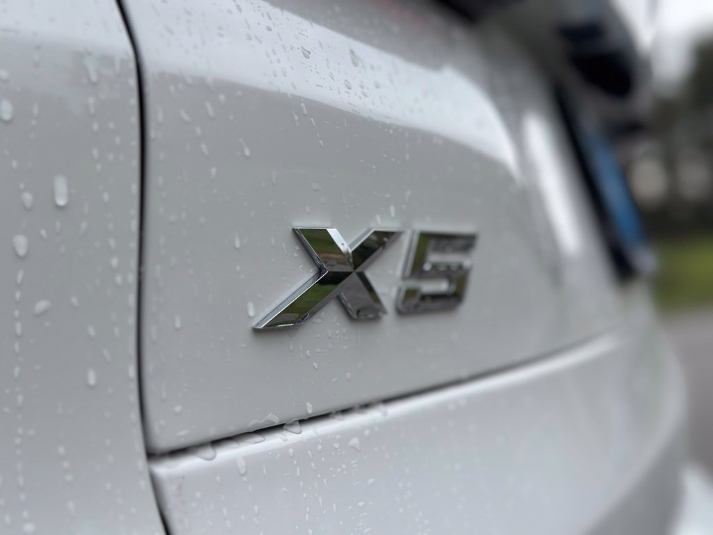 New 2026 Alpine White BMW xDrive40i image 14
