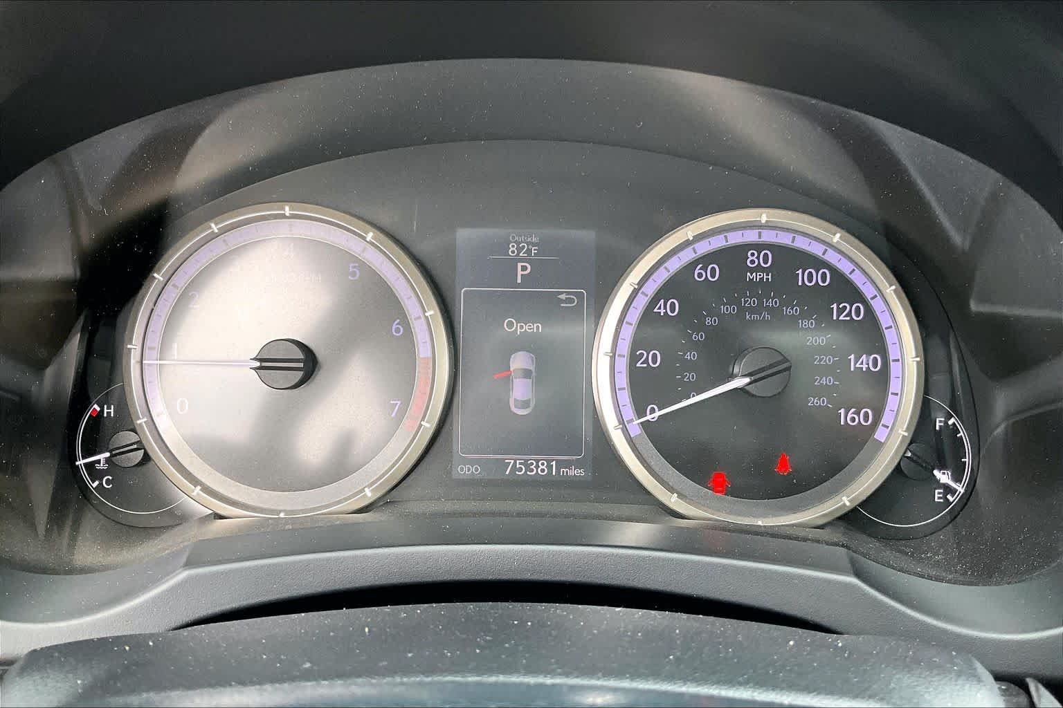 Used 2015 Atomic Silver Lexus  image 23