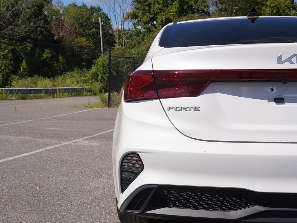 Used 2023 White Kia LXS image 13