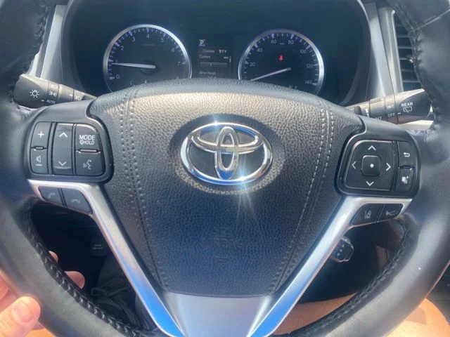 Used 2018 Blizzard Pearl Toyota Limited image 16