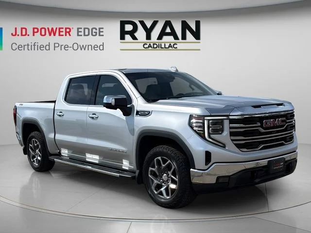 2022 GMC Sierra 4WD Crew Cab Short Box SLT's photo