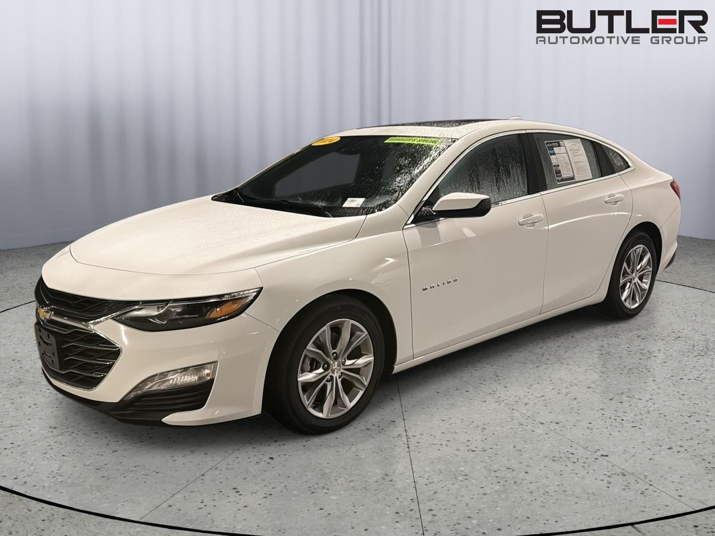 Used 2024 Summit White Chevrolet LT image 2