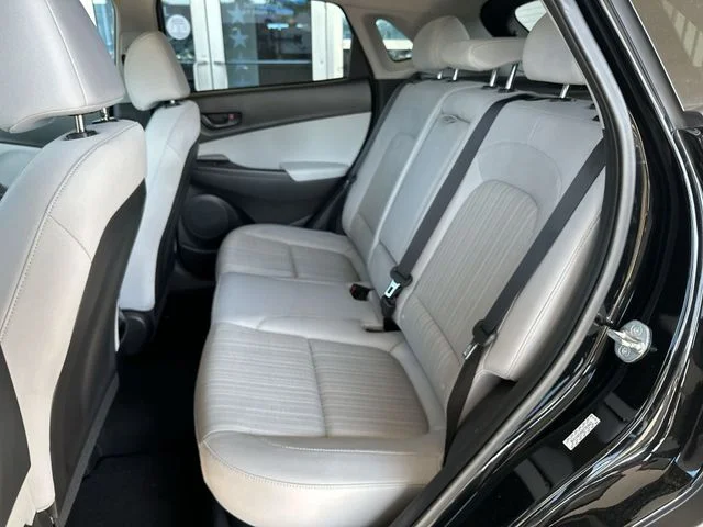 Used 2023 Black Hyundai SEL image 22