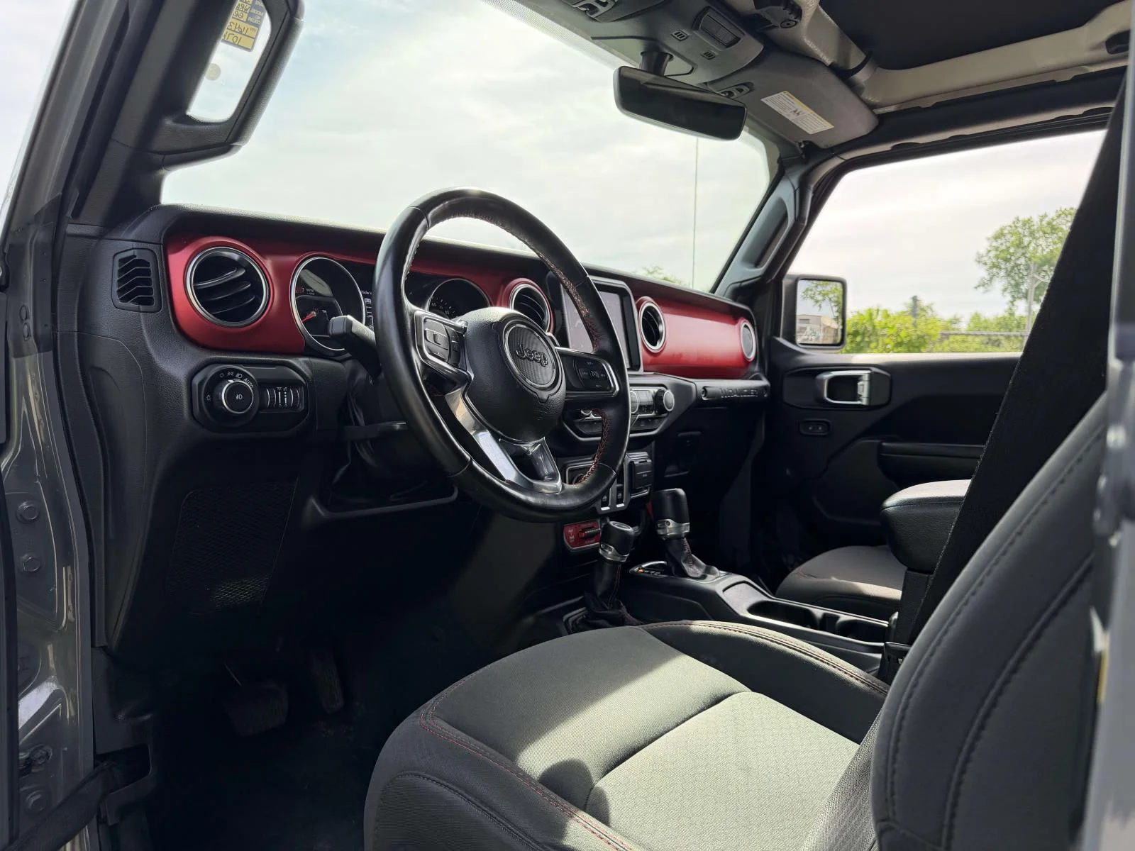 Used 2022 Gray Jeep Rubicon image 16