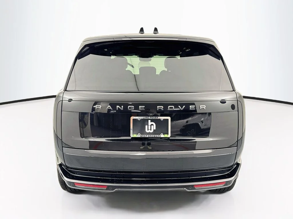 New 2027 Santorini Black Land Rover SE image 6