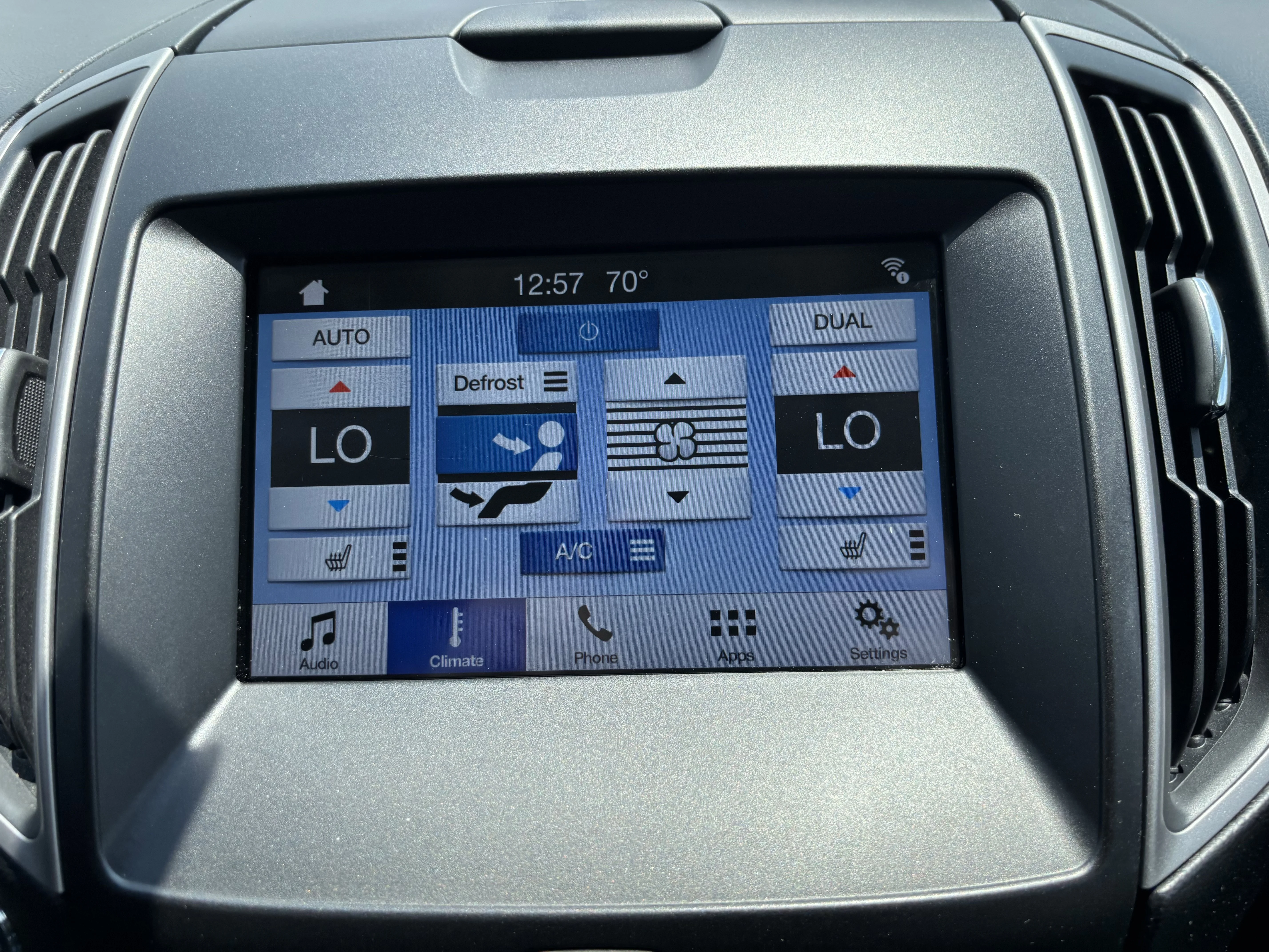 Used 2018 Shadow Black Ford SEL image 23