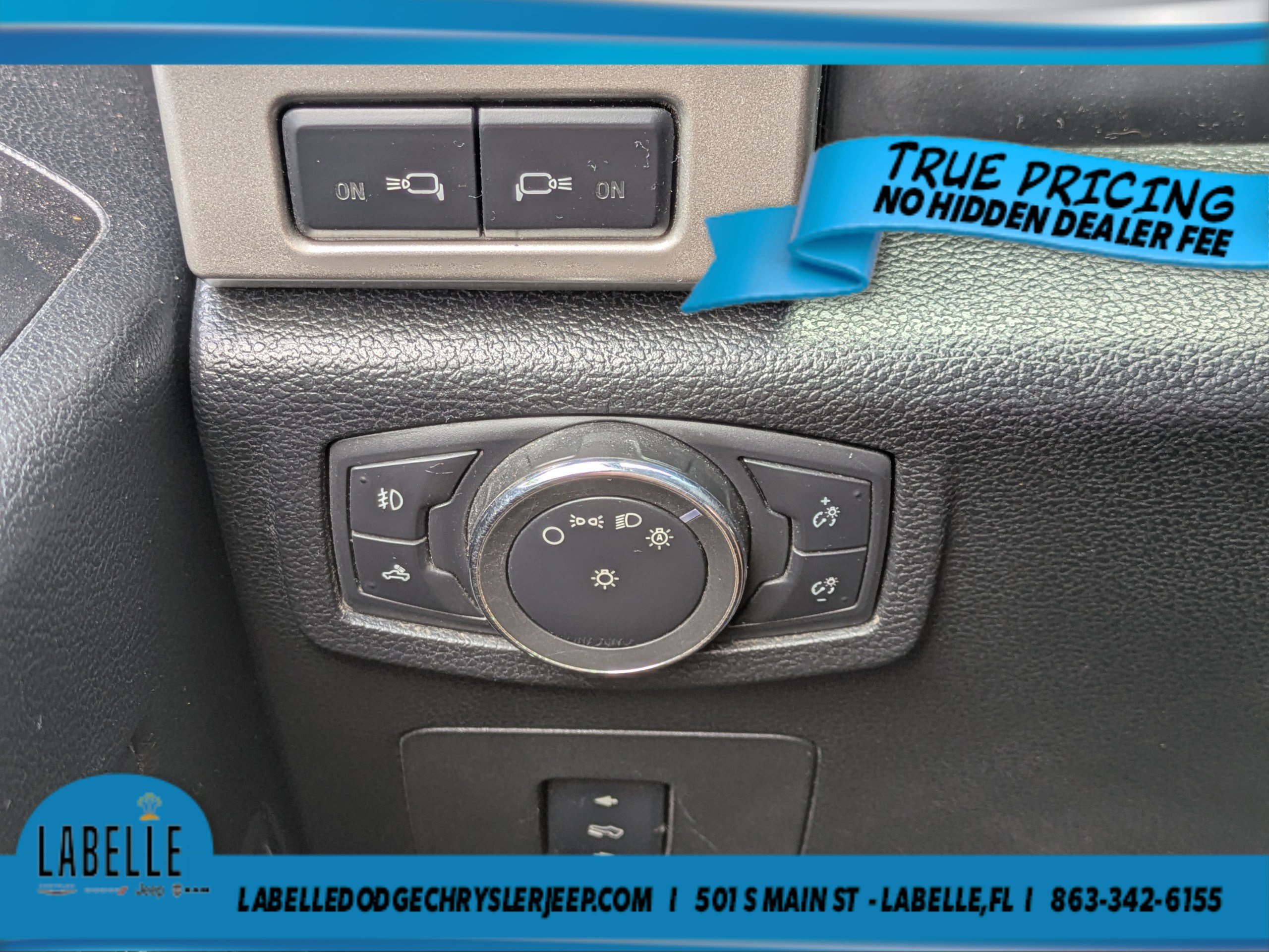 Used 2015  Ford Lariat image 21